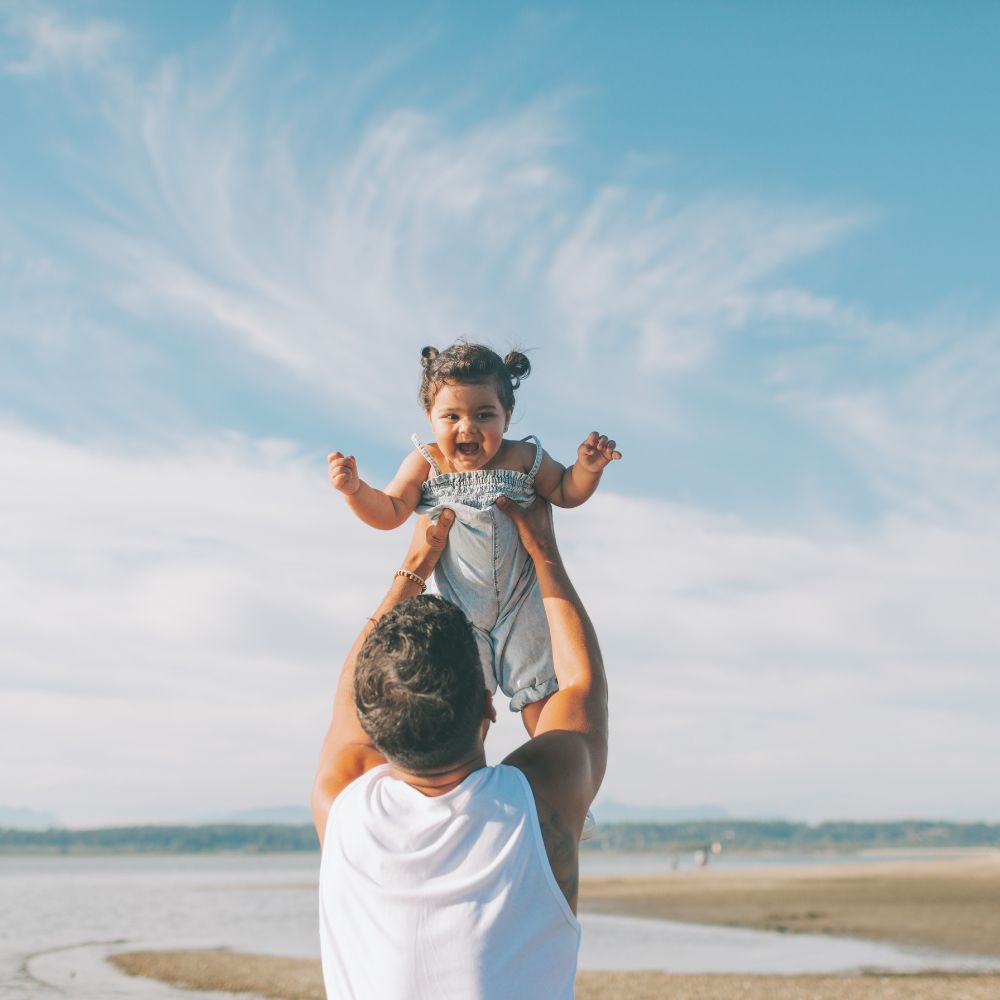 Come Organizzare una vacanza al mare con un neonato